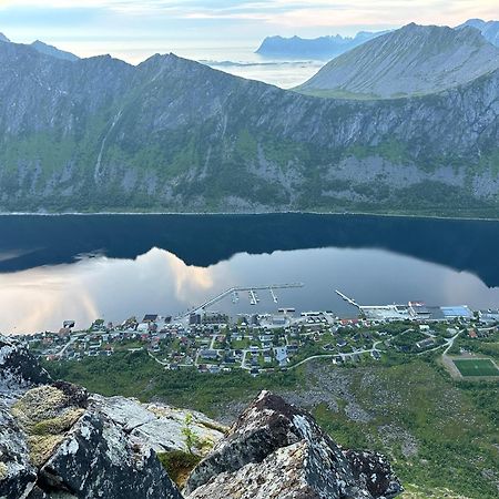 Kaikanten Gryllefjord Buitenkant foto