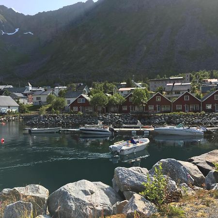 Kaikanten Gryllefjord Buitenkant foto