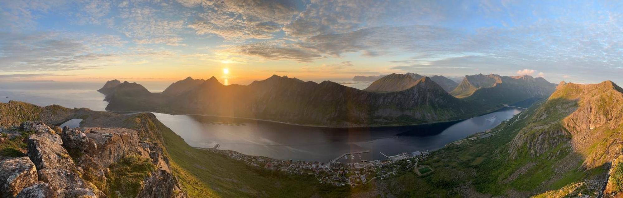Kaikanten Gryllefjord Buitenkant foto