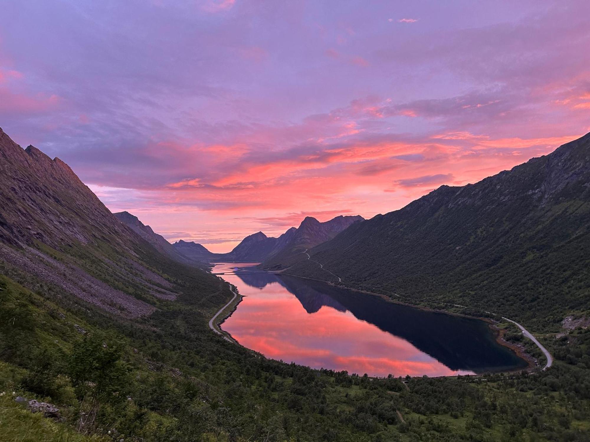 Kaikanten Gryllefjord Buitenkant foto