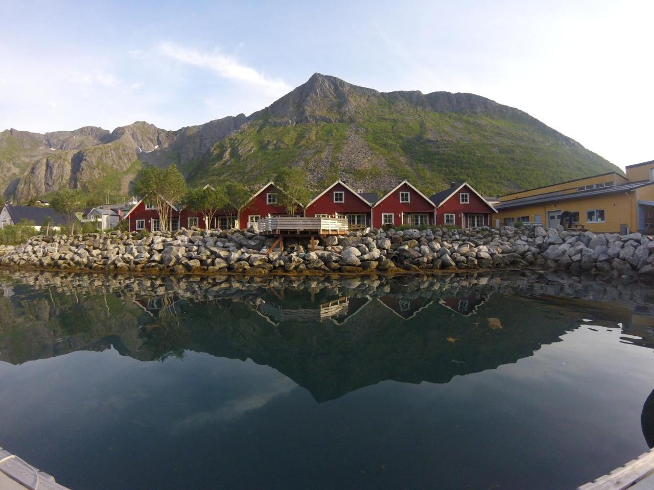 Kaikanten Gryllefjord Buitenkant foto