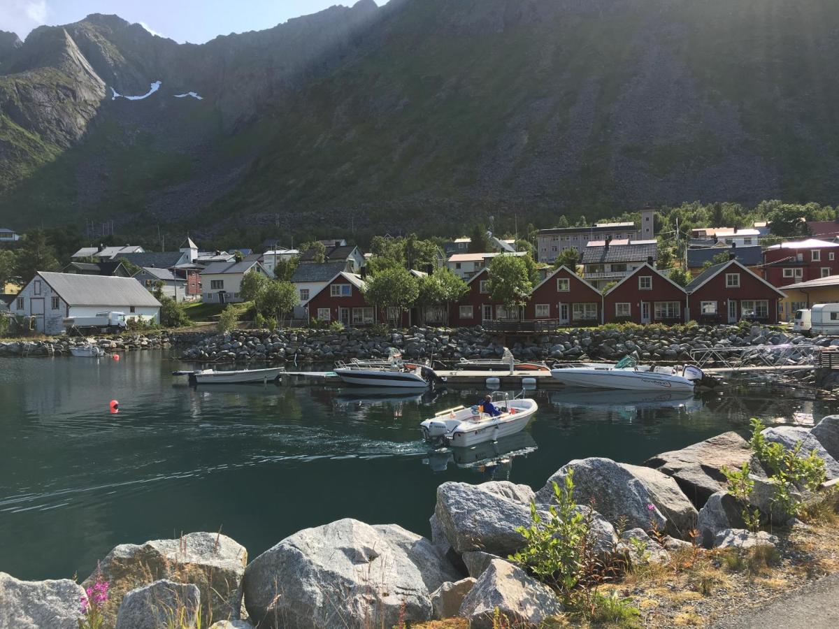Kaikanten Gryllefjord Buitenkant foto
