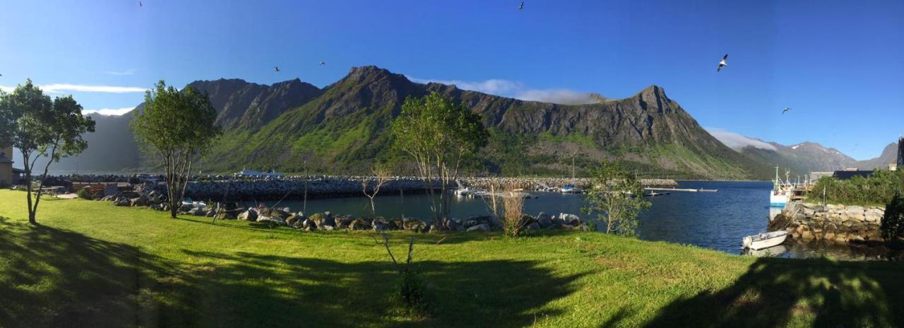 Kaikanten Gryllefjord Buitenkant foto